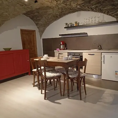 La Maison De Pierre